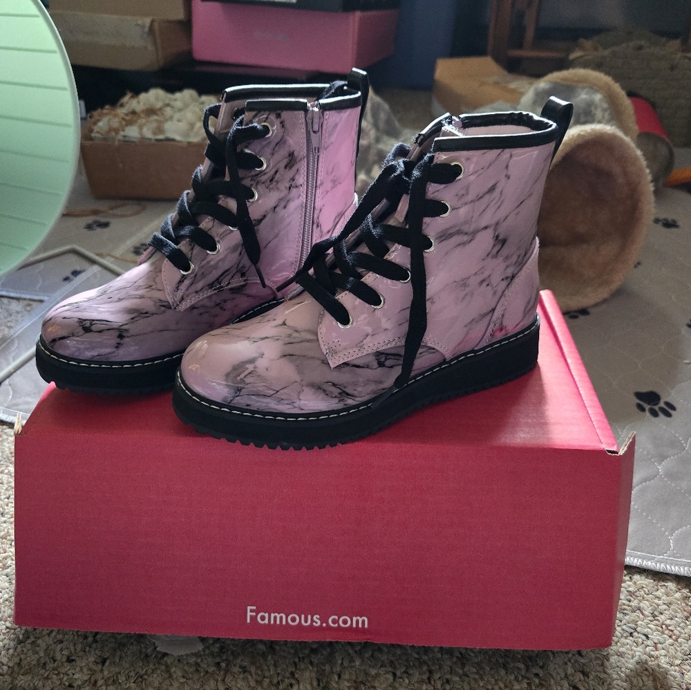Steve Madden- black & pink- marble- combat boots- girls size 3- BNIB